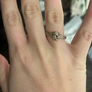 Pandora knot ring
